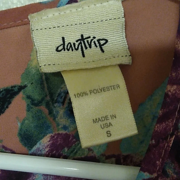 DAYTRIP FLOWY, FLORAL, COTTAGECORE BLOUSE WITH PEPLUM BACK & BELL 3/4 SLEEVES - Picture 3 of 10